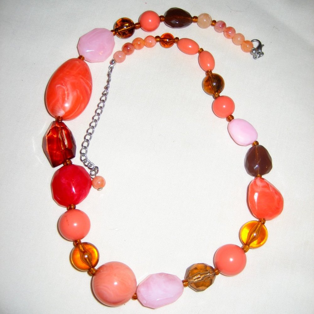 KICKY SHADES OF ORANGE,PINK,RED BEAD NECKLACE 27"L